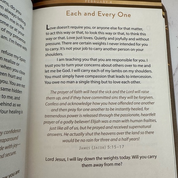 Hope Speaks God’s Voice In The Still Of The Morning Religious Book BNWT - Picture 4 of 5